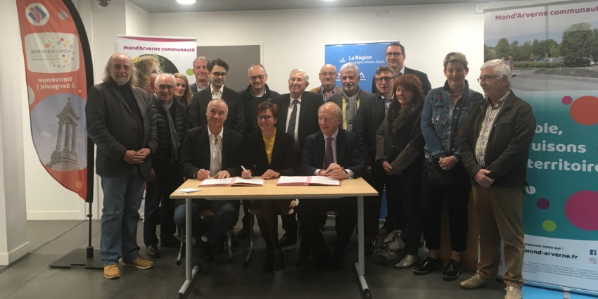 Mond’Arverne communauté a signé le contrat « Ambition Région »